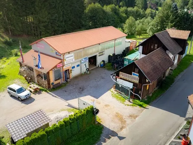 Letecký pohled na areál Motopneu Kalousek